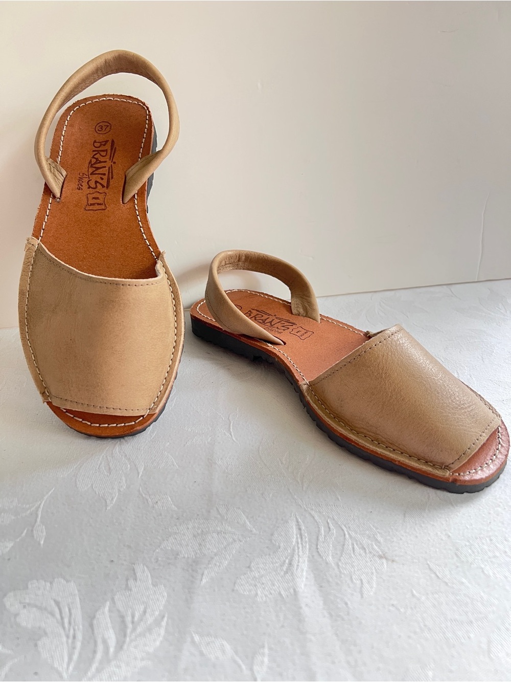 Bran’s Minimalist Leather Sandals Made in Spain Size 7